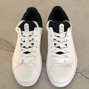 On Running Men's White and Navy  “The Roger Advantage” Sneakers